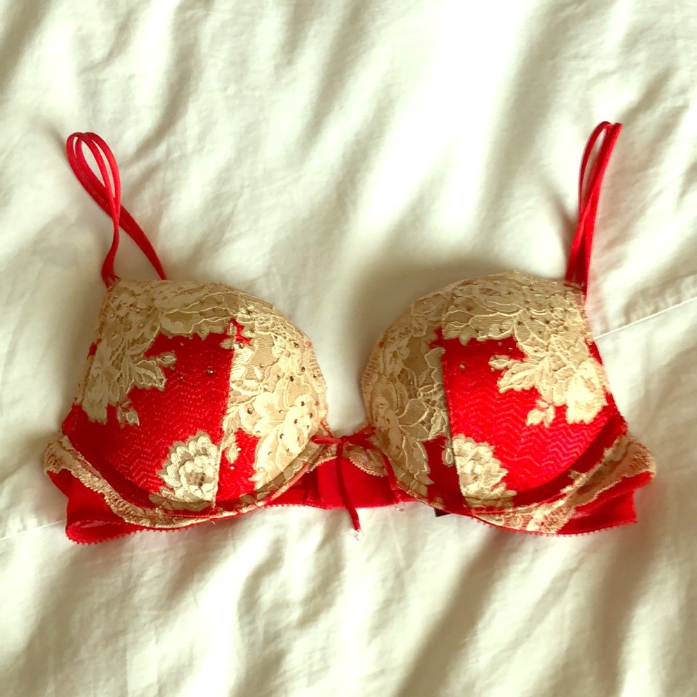 Victoria Secret Bombshell Push Up Bra